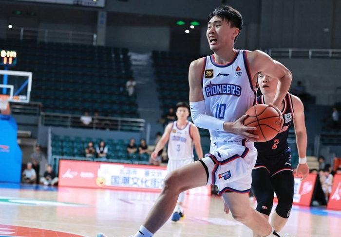 北控又一笔签约达成！2米06潜力锋线投奔张庆鹏，能否获得重用？